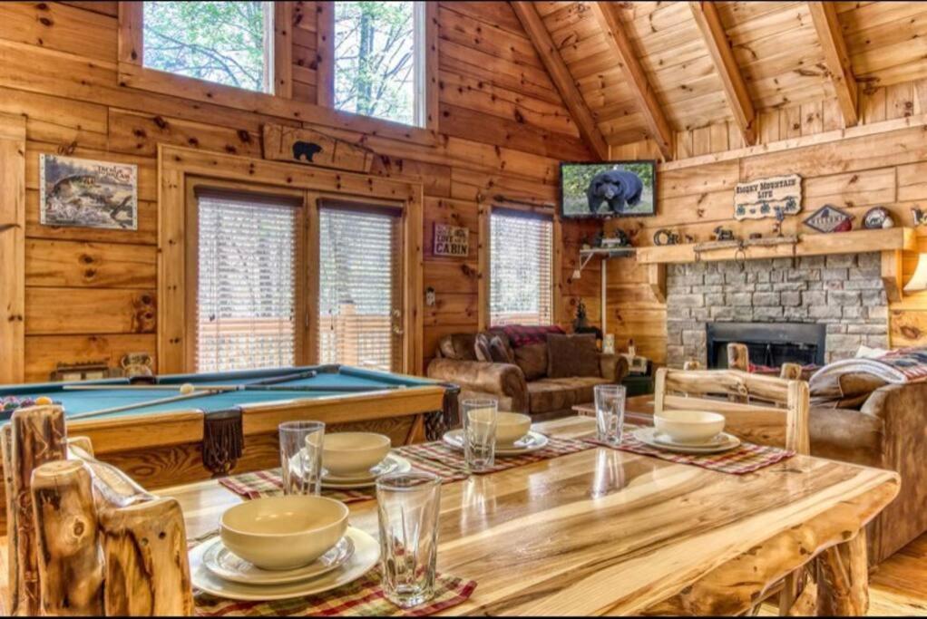 Lazy Bear Cabin Севьервилл Экстерьер фото