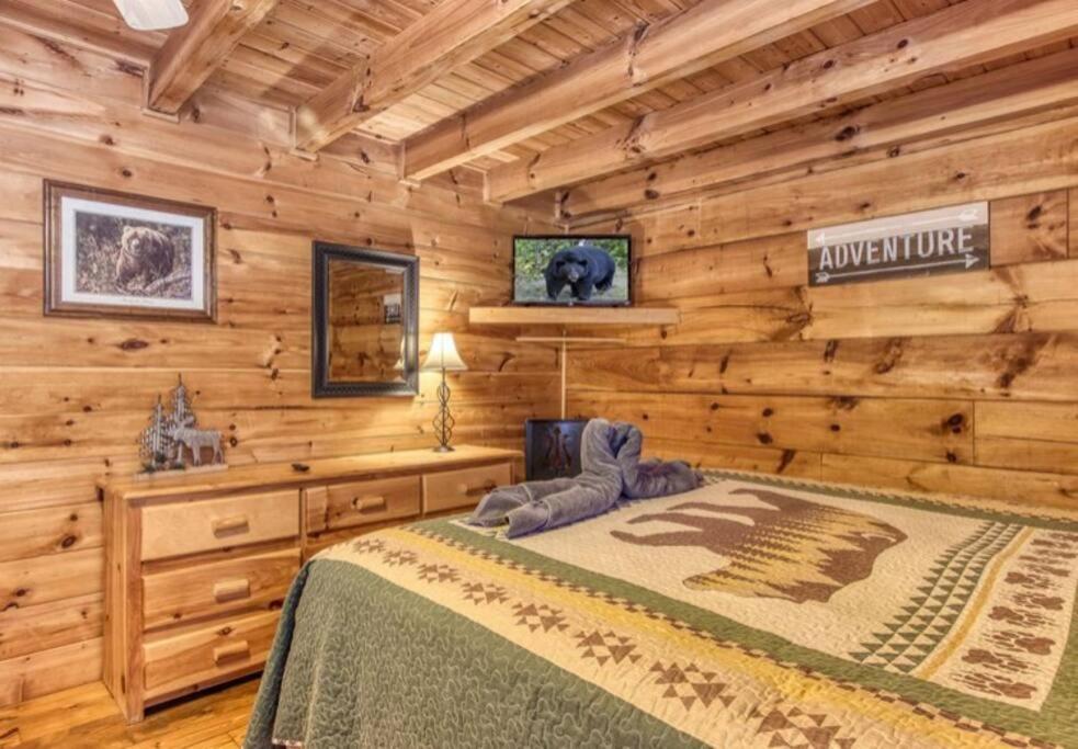 Lazy Bear Cabin Севьервилл Экстерьер фото